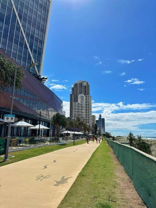 Costa Solas - 50m From The Beach Gold Coast